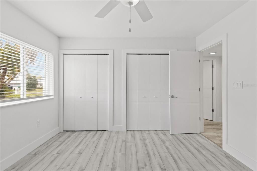 En Venta: $1,135,000 (4 camas, 3 baños, 3106 Pies cuadrados)