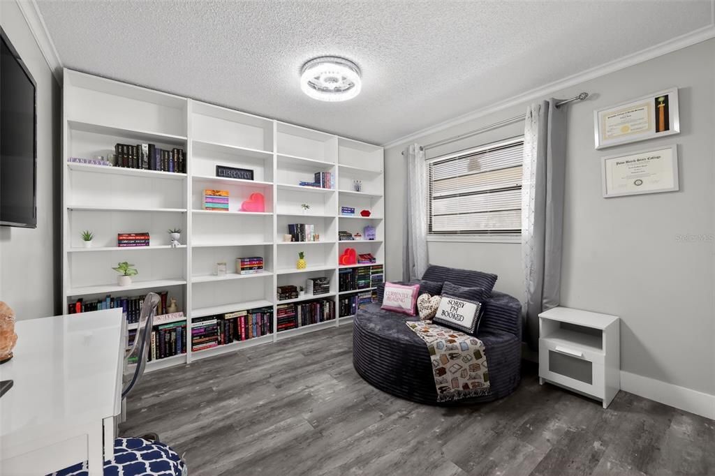 For Sale: $679,000 (3 beds, 2 baths, 1562 Square Feet)