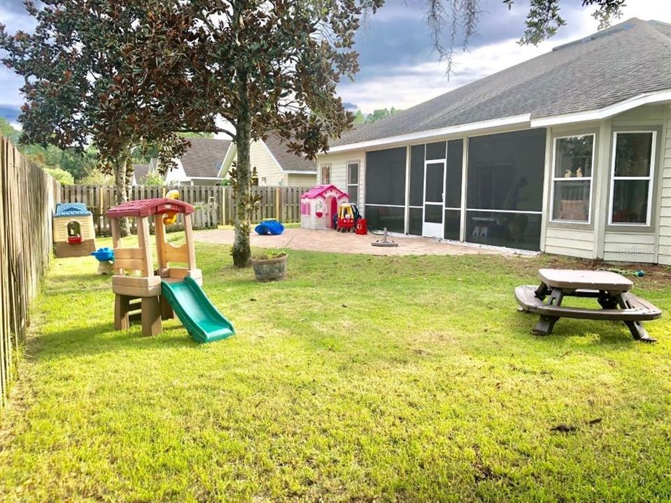 En Renta: $2,495 (4 camas, 2 baños, 1870 Pies cuadrados)