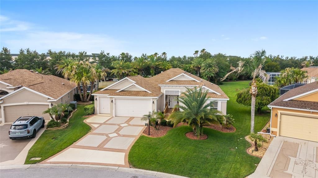 For Sale: $799,900 (3 beds, 2 baths, 1978 Square Feet)