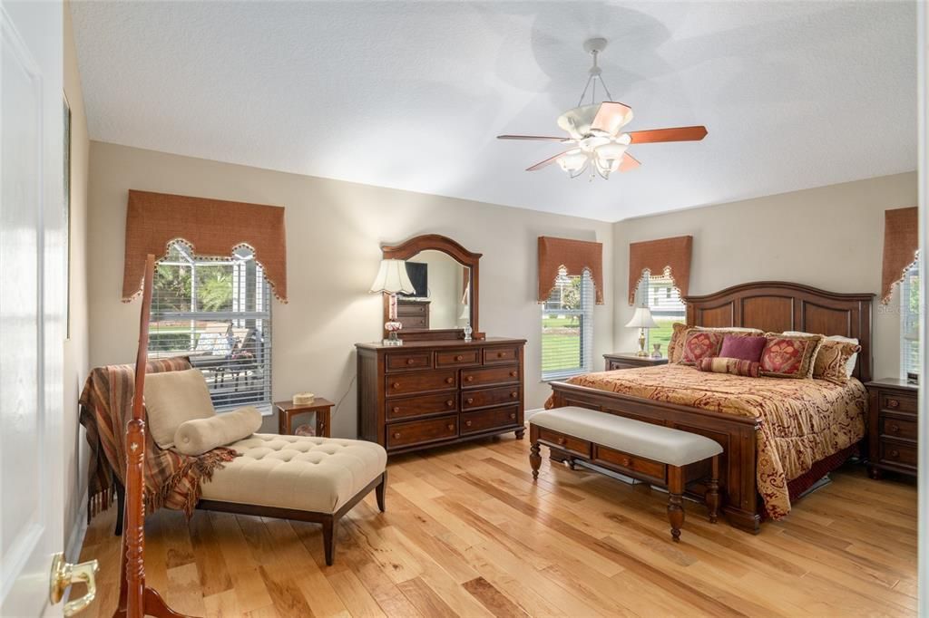For Sale: $799,900 (3 beds, 2 baths, 1978 Square Feet)