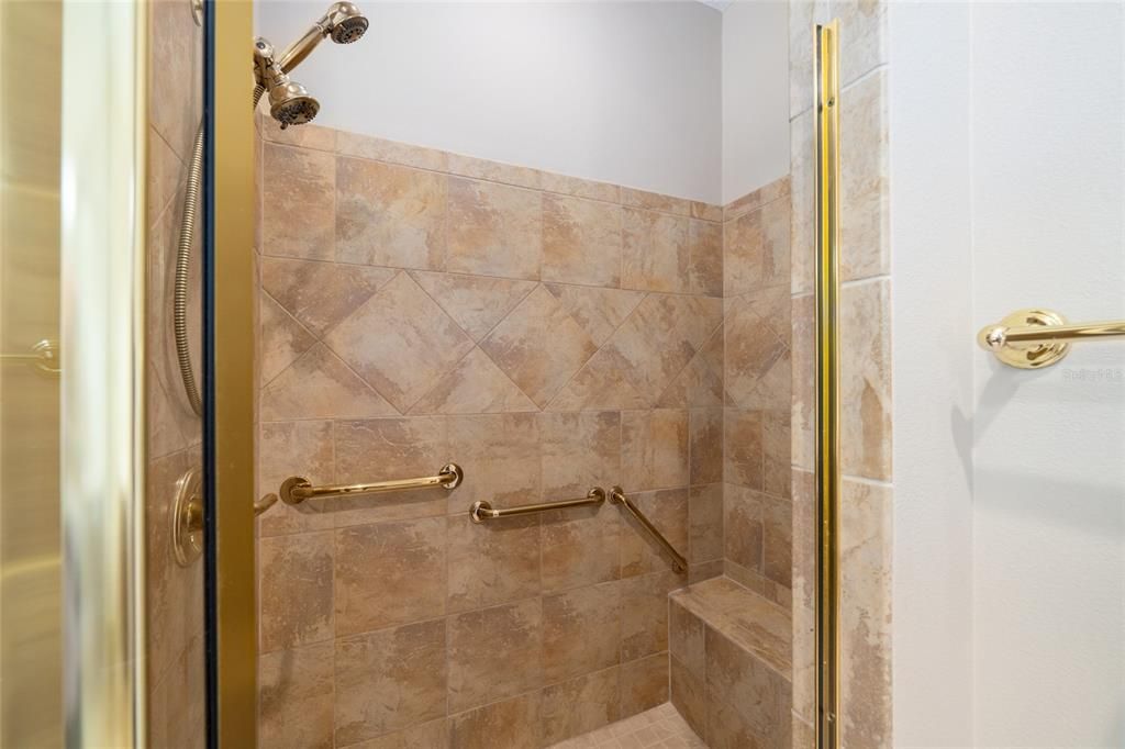 For Sale: $799,900 (3 beds, 2 baths, 1978 Square Feet)