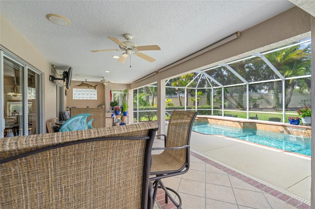For Sale: $799,900 (3 beds, 2 baths, 1978 Square Feet)