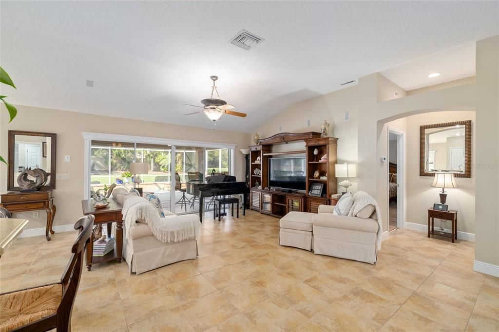 For Sale: $799,900 (3 beds, 2 baths, 1978 Square Feet)