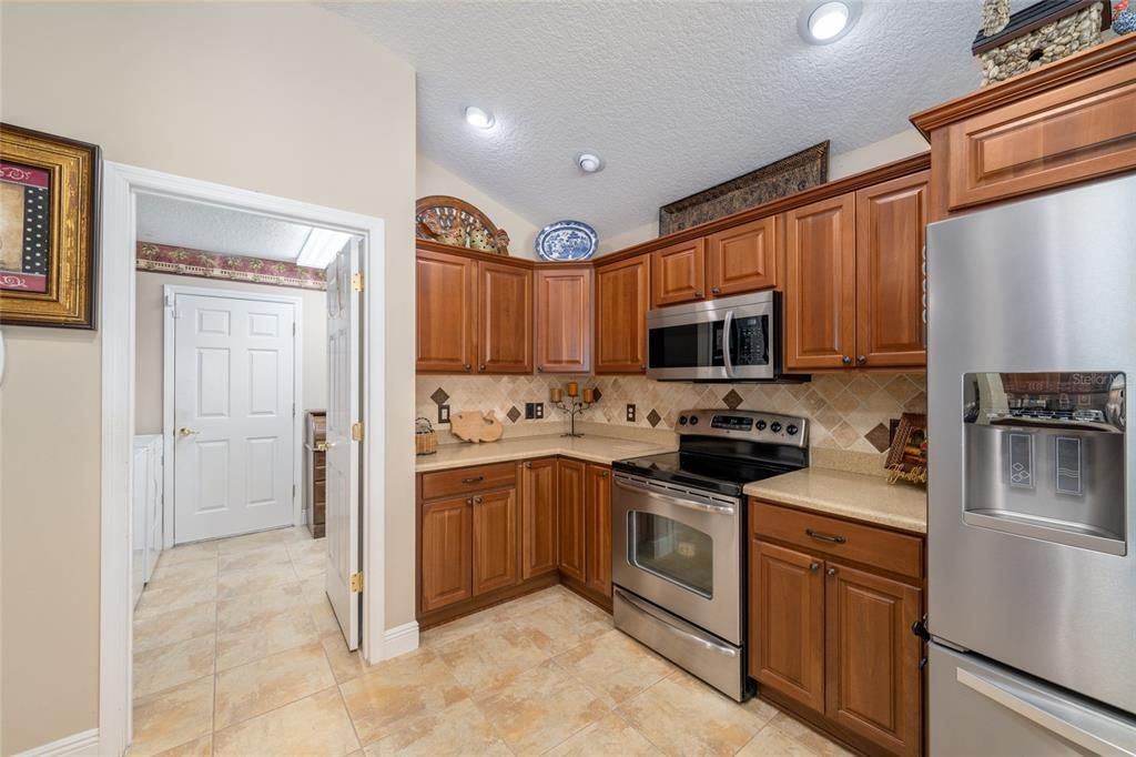 For Sale: $799,900 (3 beds, 2 baths, 1978 Square Feet)