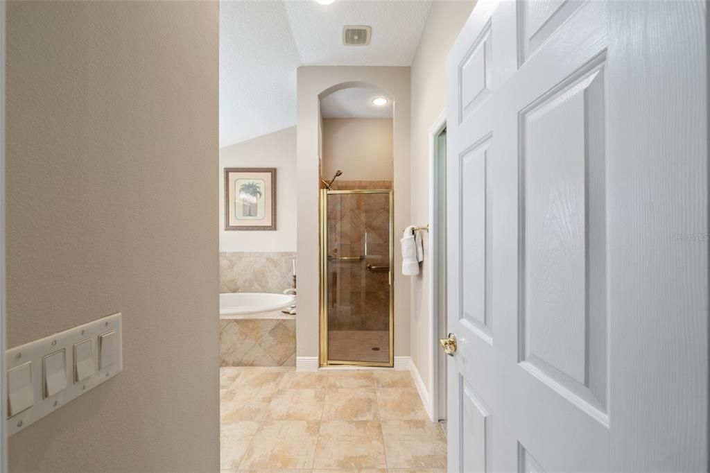 For Sale: $799,900 (3 beds, 2 baths, 1978 Square Feet)