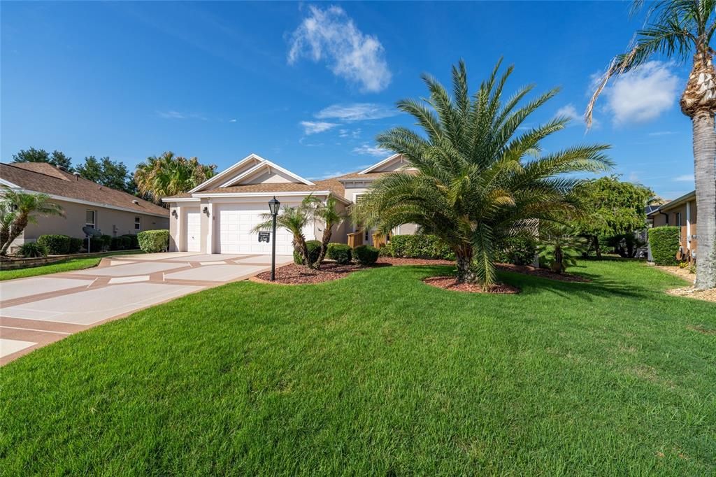 For Sale: $799,900 (3 beds, 2 baths, 1978 Square Feet)