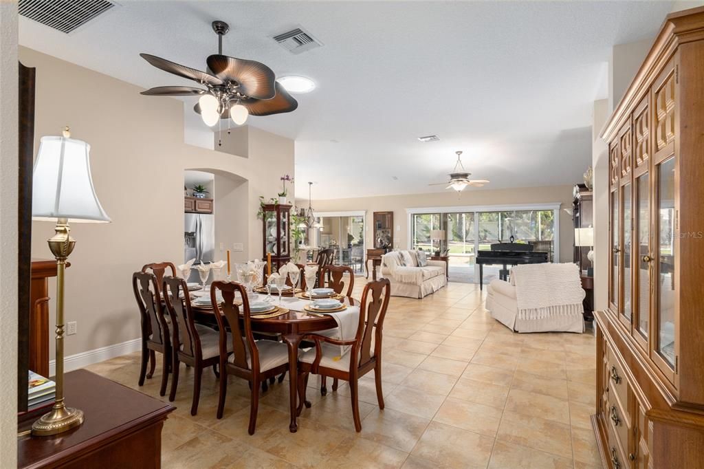 For Sale: $799,900 (3 beds, 2 baths, 1978 Square Feet)