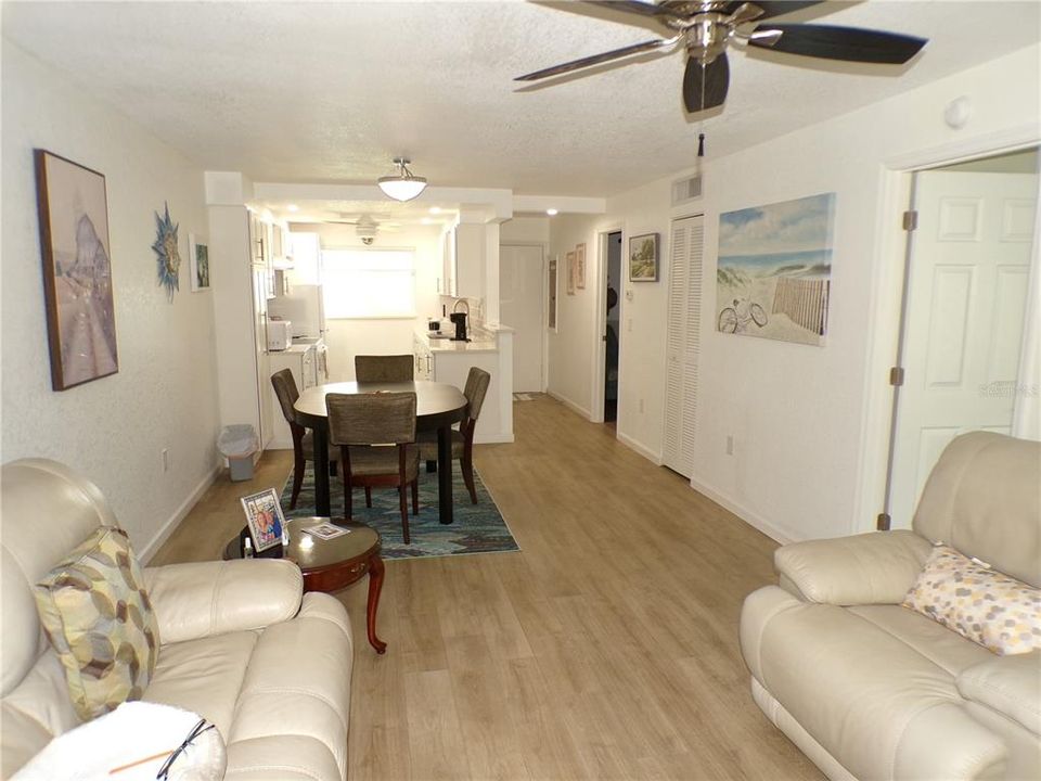 Activo con contrato: $170,000 (2 camas, 2 baños, 833 Pies cuadrados)
