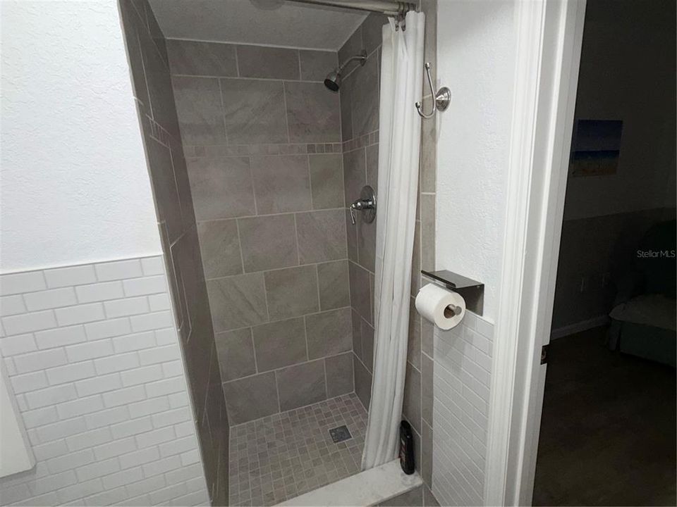 Activo con contrato: $170,000 (2 camas, 2 baños, 833 Pies cuadrados)