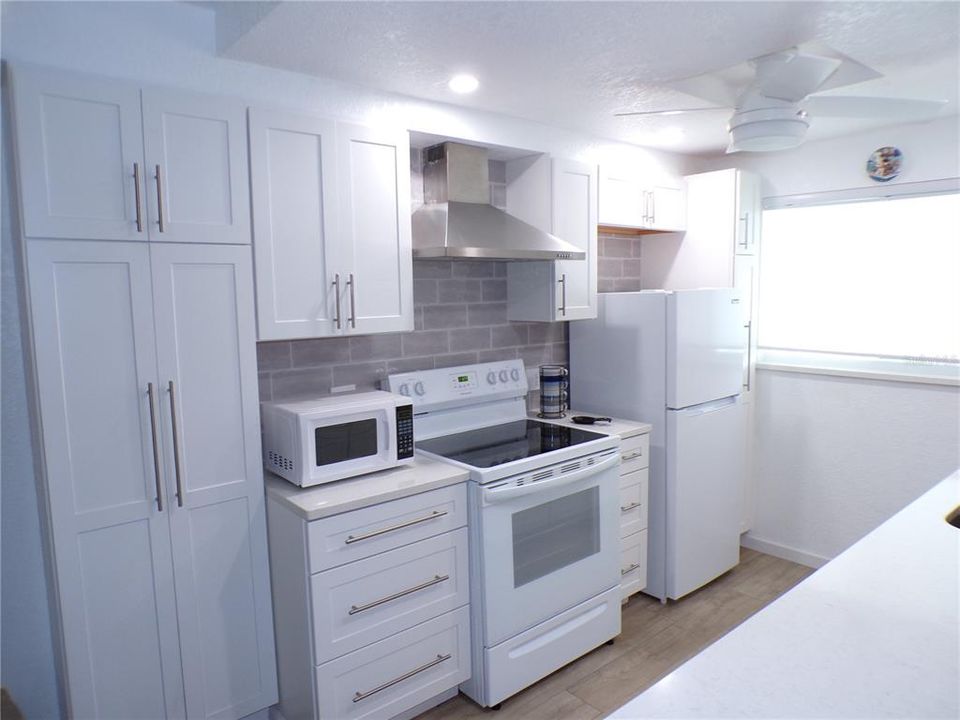 Activo con contrato: $170,000 (2 camas, 2 baños, 833 Pies cuadrados)