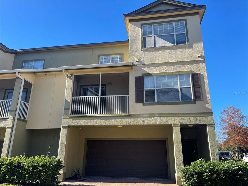 Recently Rented: $2,150 (3 beds, 2 baths, 1465 Square Feet)