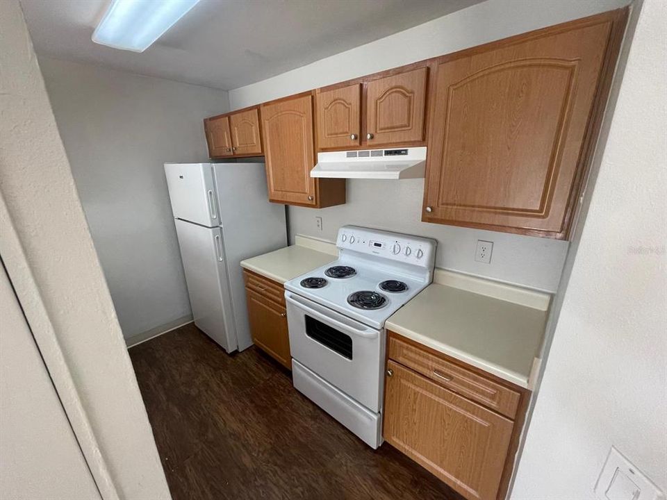 For Rent: $1,250 (1 beds, 1 baths, 696 Square Feet)