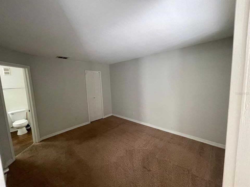 For Rent: $1,250 (1 beds, 1 baths, 696 Square Feet)