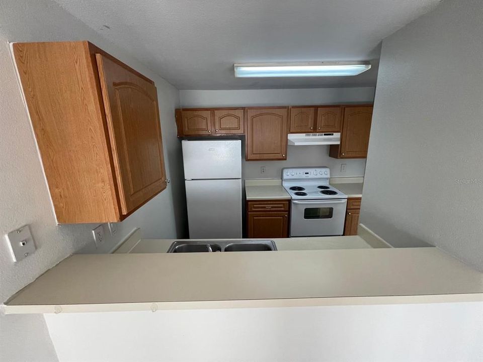 For Rent: $1,250 (1 beds, 1 baths, 696 Square Feet)