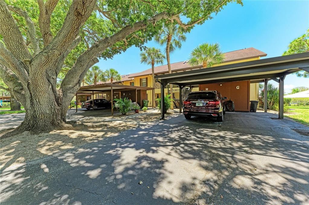 For Sale: $169,900 (2 beds, 2 baths, 1100 Square Feet)