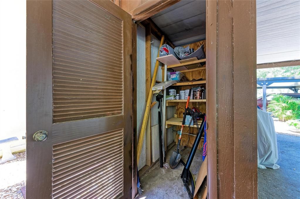 For Sale: $169,900 (2 beds, 2 baths, 1100 Square Feet)