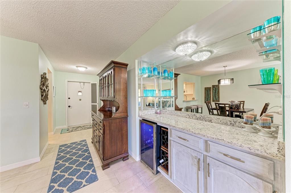 For Sale: $169,900 (2 beds, 2 baths, 1100 Square Feet)