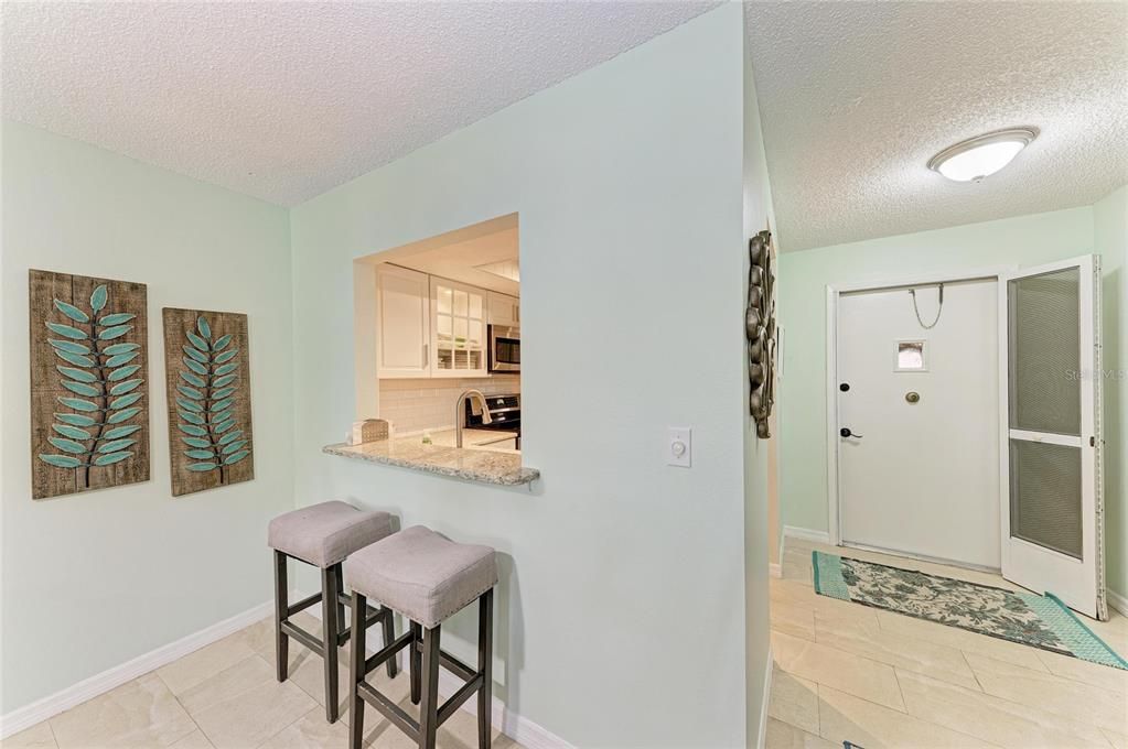 For Sale: $169,900 (2 beds, 2 baths, 1100 Square Feet)