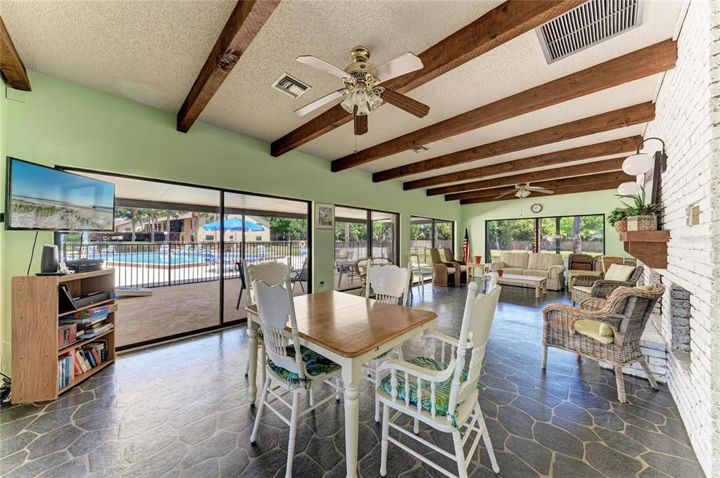 For Sale: $169,900 (2 beds, 2 baths, 1100 Square Feet)