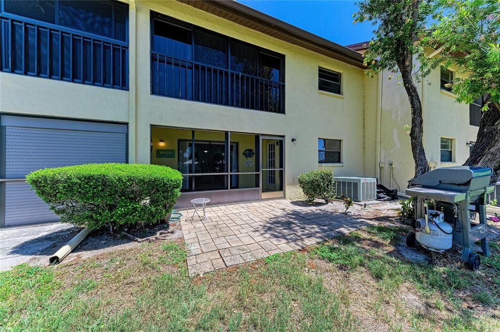 For Sale: $169,900 (2 beds, 2 baths, 1100 Square Feet)