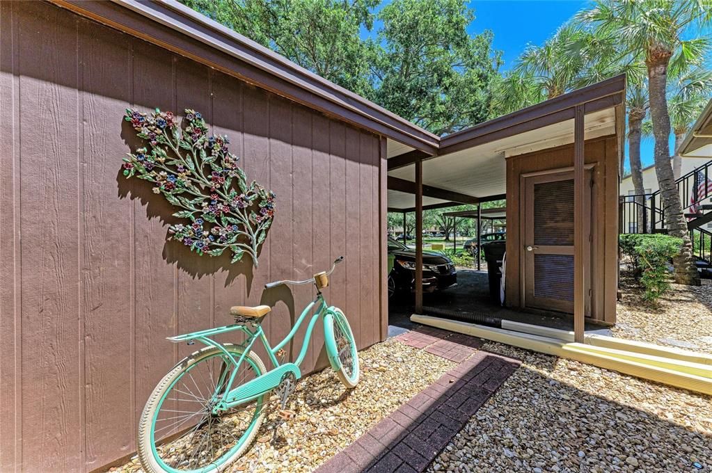 For Sale: $169,900 (2 beds, 2 baths, 1100 Square Feet)