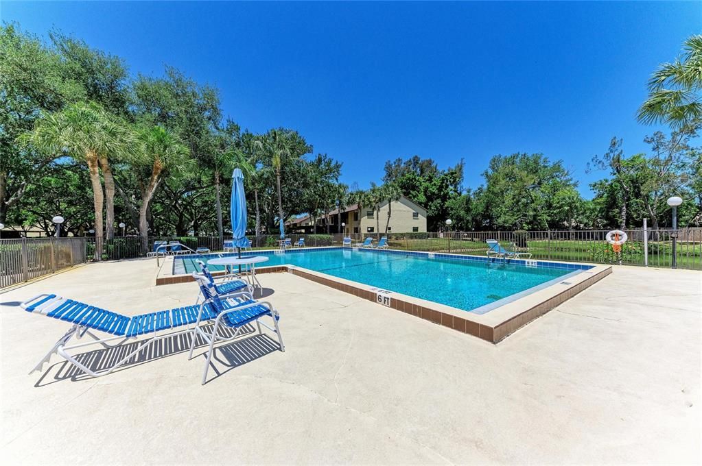 For Sale: $169,900 (2 beds, 2 baths, 1100 Square Feet)