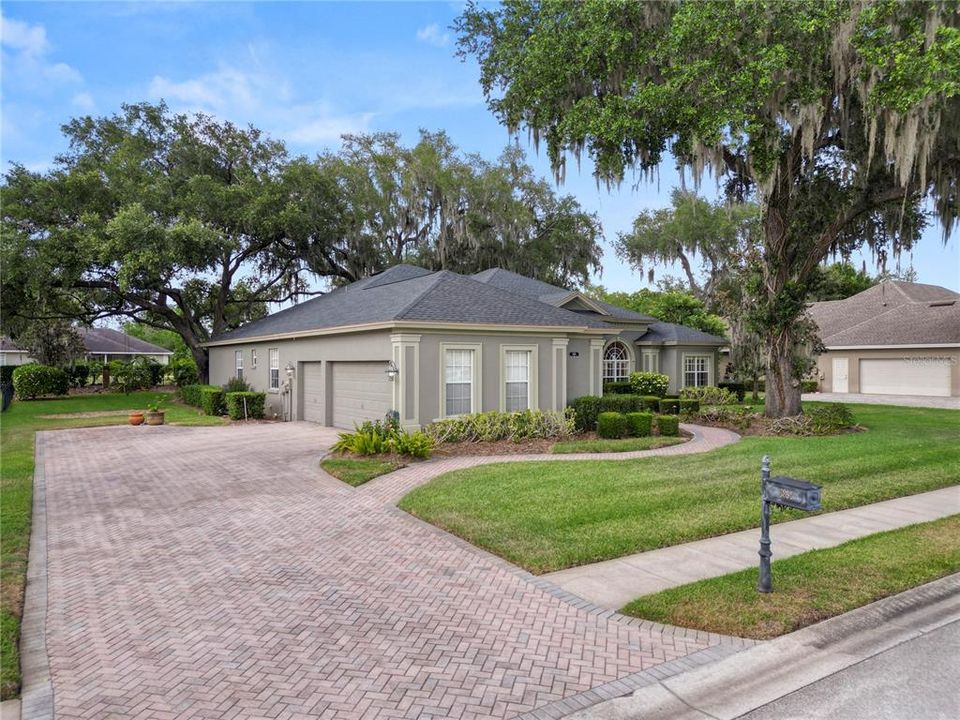 For Sale: $689,900 (4 beds, 3 baths, 3199 Square Feet)