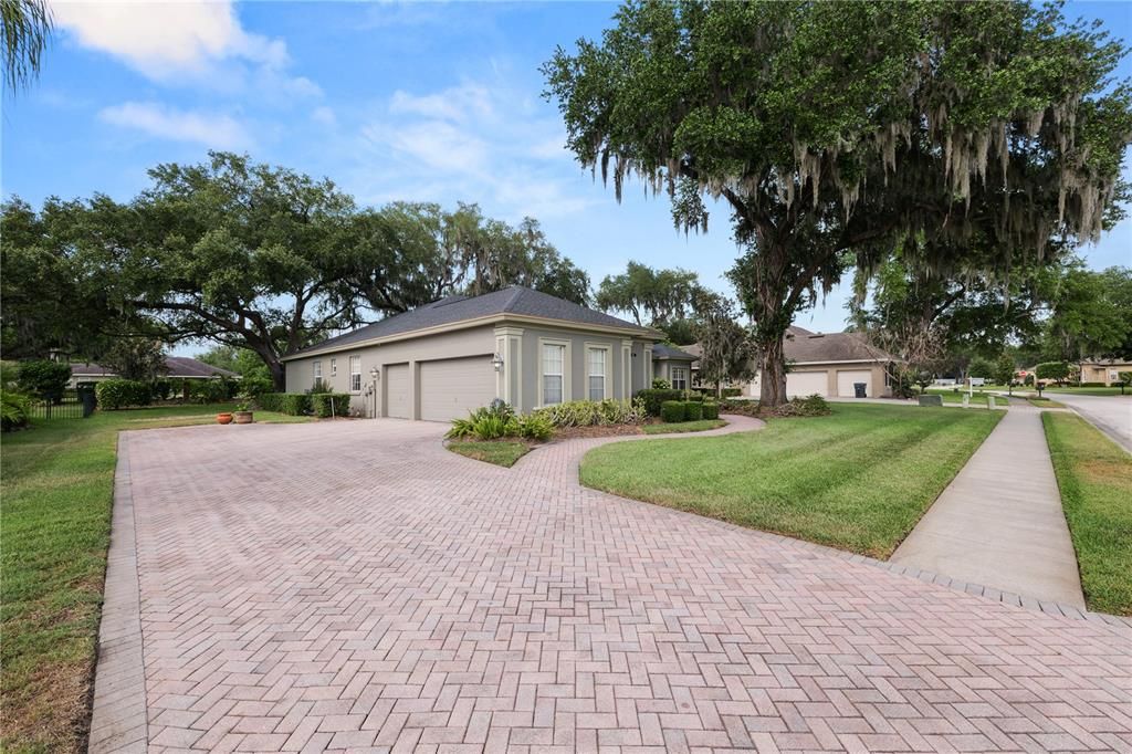For Sale: $689,900 (4 beds, 3 baths, 3199 Square Feet)