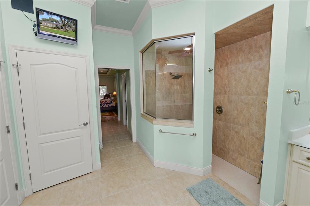 For Sale: $689,900 (4 beds, 3 baths, 3199 Square Feet)