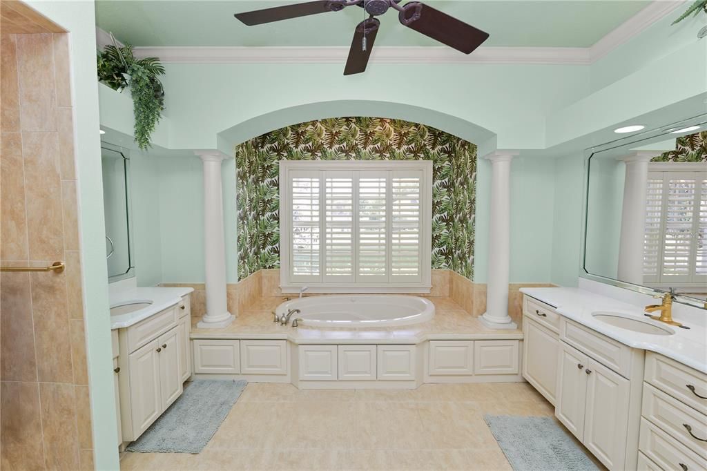 For Sale: $689,900 (4 beds, 3 baths, 3199 Square Feet)