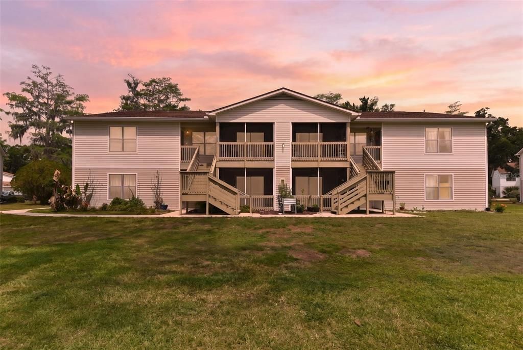 For Sale: $145,000 (2 beds, 2 baths, 833 Square Feet)