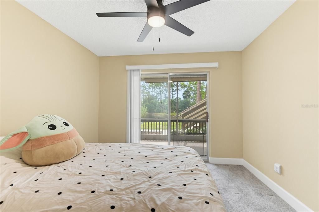 For Sale: $145,000 (2 beds, 2 baths, 833 Square Feet)