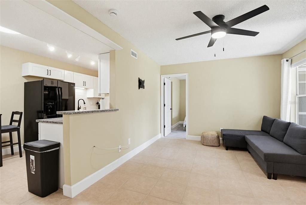 For Sale: $145,000 (2 beds, 2 baths, 833 Square Feet)