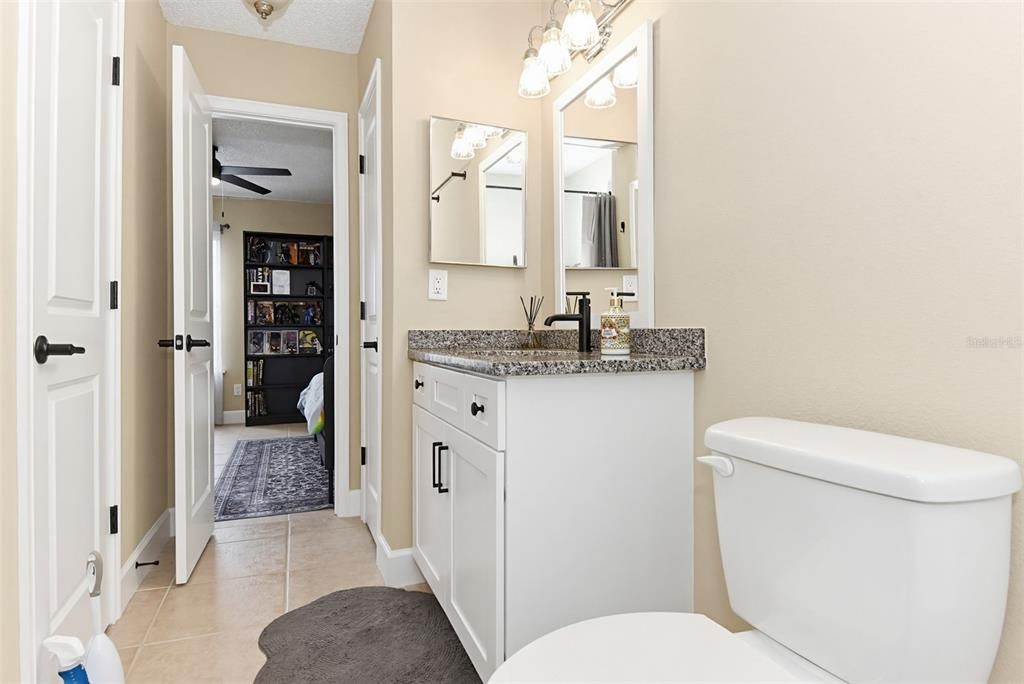 For Sale: $145,000 (2 beds, 2 baths, 833 Square Feet)