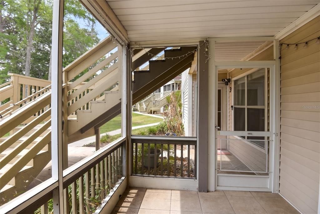 For Sale: $145,000 (2 beds, 2 baths, 833 Square Feet)