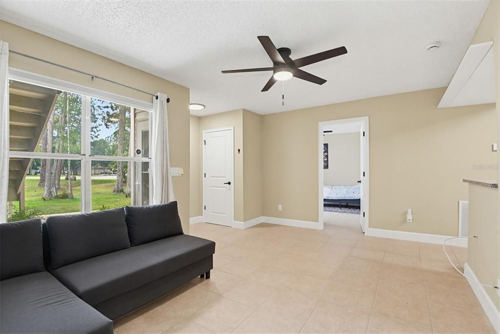 For Sale: $145,000 (2 beds, 2 baths, 833 Square Feet)
