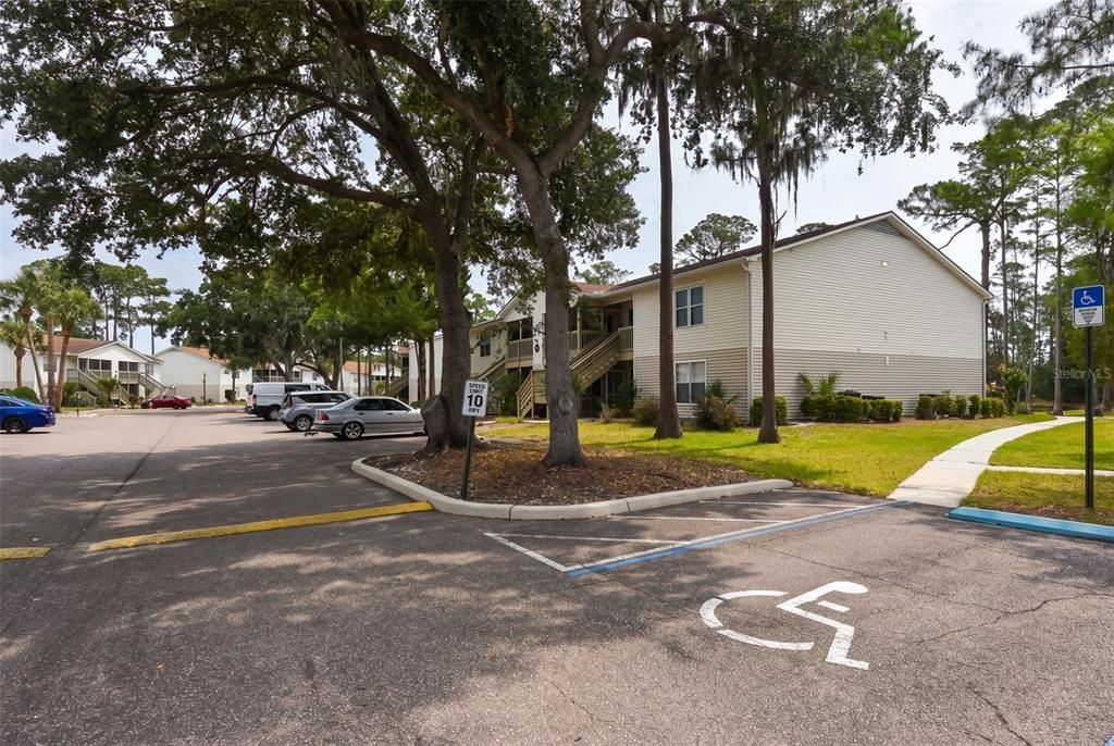 For Sale: $145,000 (2 beds, 2 baths, 833 Square Feet)