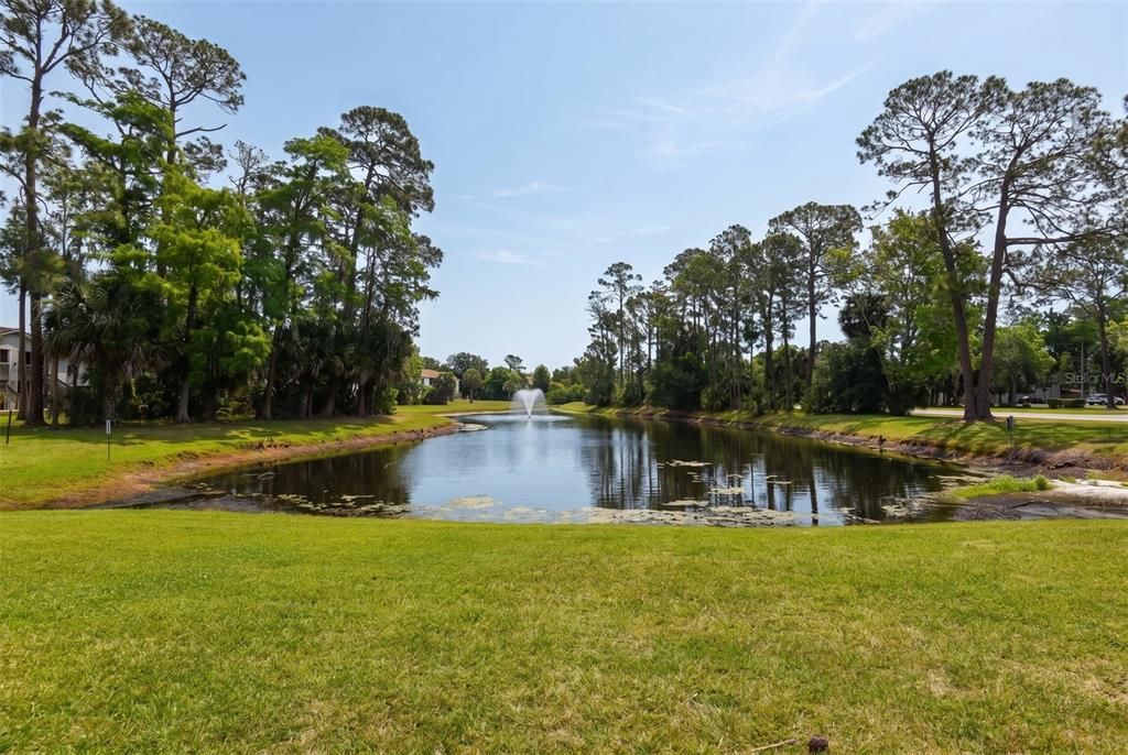 For Sale: $145,000 (2 beds, 2 baths, 833 Square Feet)