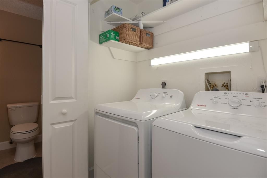 For Sale: $145,000 (2 beds, 2 baths, 833 Square Feet)