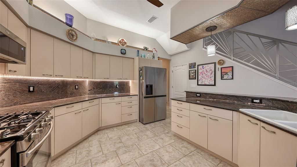 На продажу: $1,199,900 (5 спален, 4 ванн, 4118 Квадратных фут)