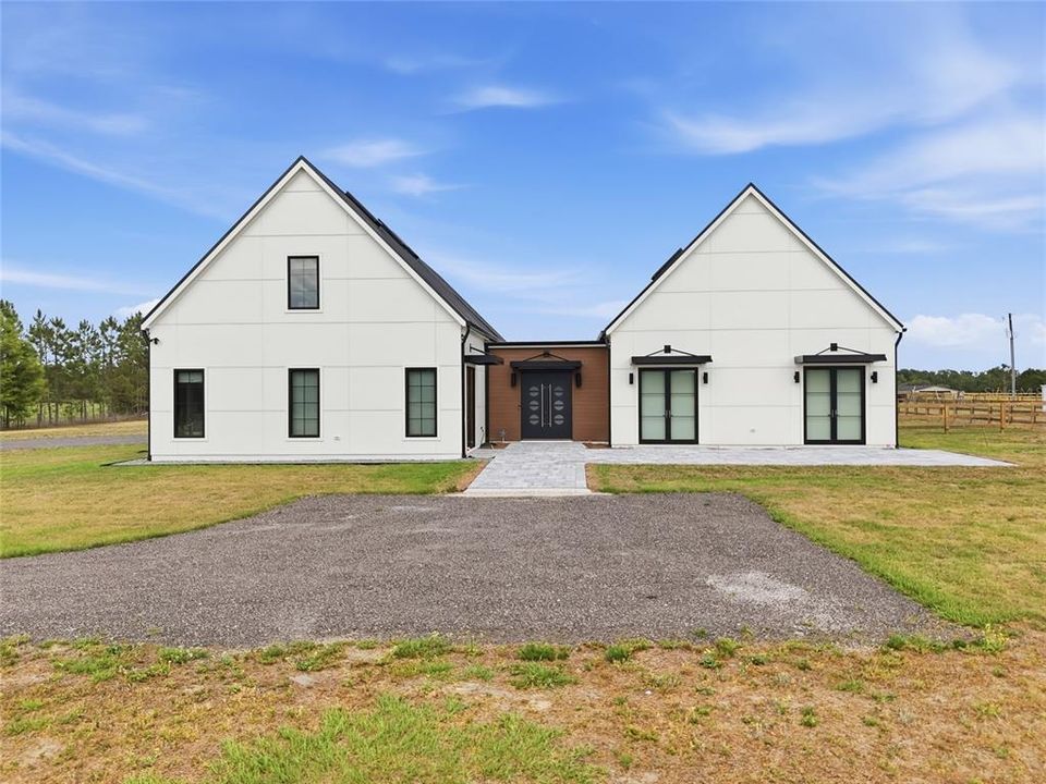 For Sale: $849,900 (3 beds, 2 baths, 2581 Square Feet)