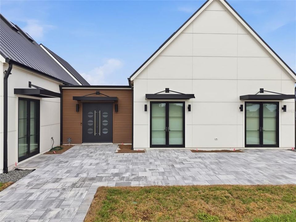 For Sale: $849,900 (3 beds, 2 baths, 2581 Square Feet)
