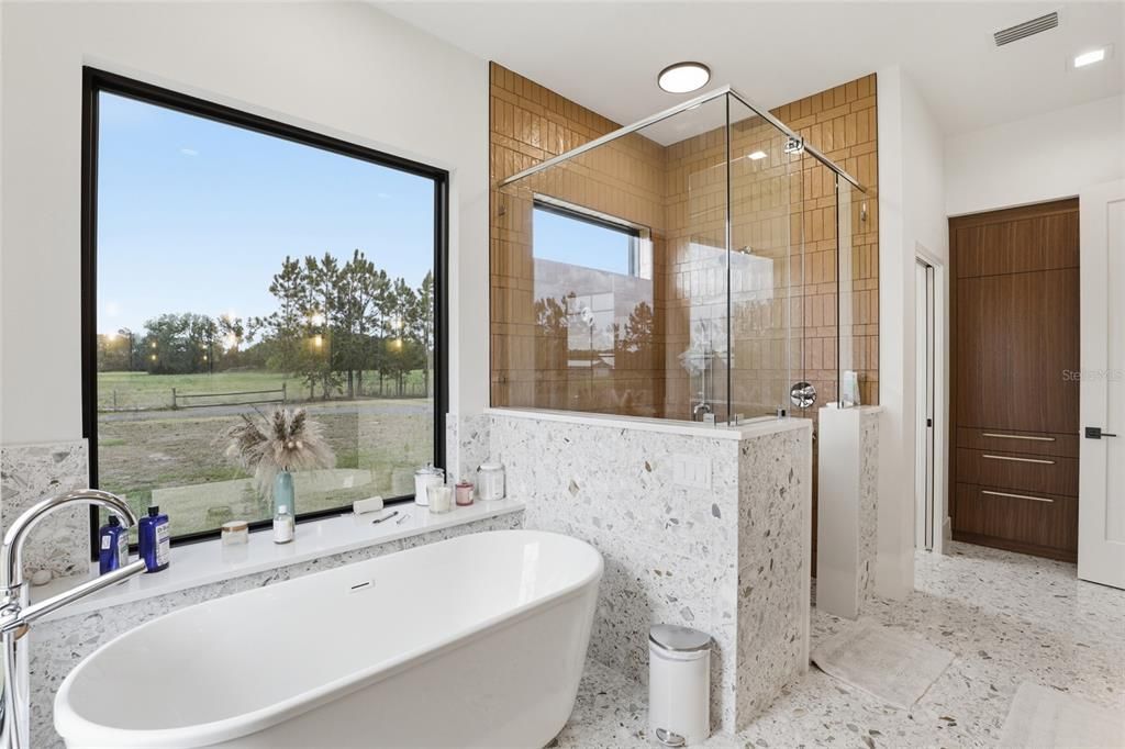 For Sale: $849,900 (3 beds, 2 baths, 2581 Square Feet)