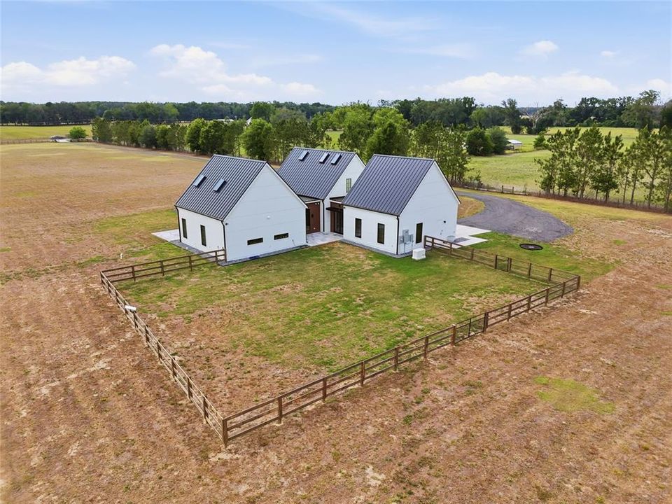 For Sale: $849,900 (3 beds, 2 baths, 2581 Square Feet)