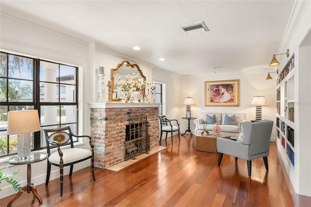 Activo con contrato: $1,489,000 (4 camas, 3 baños, 3797 Pies cuadrados)