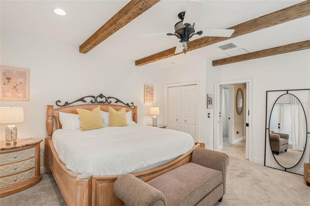 Activo con contrato: $1,489,000 (4 camas, 3 baños, 3797 Pies cuadrados)