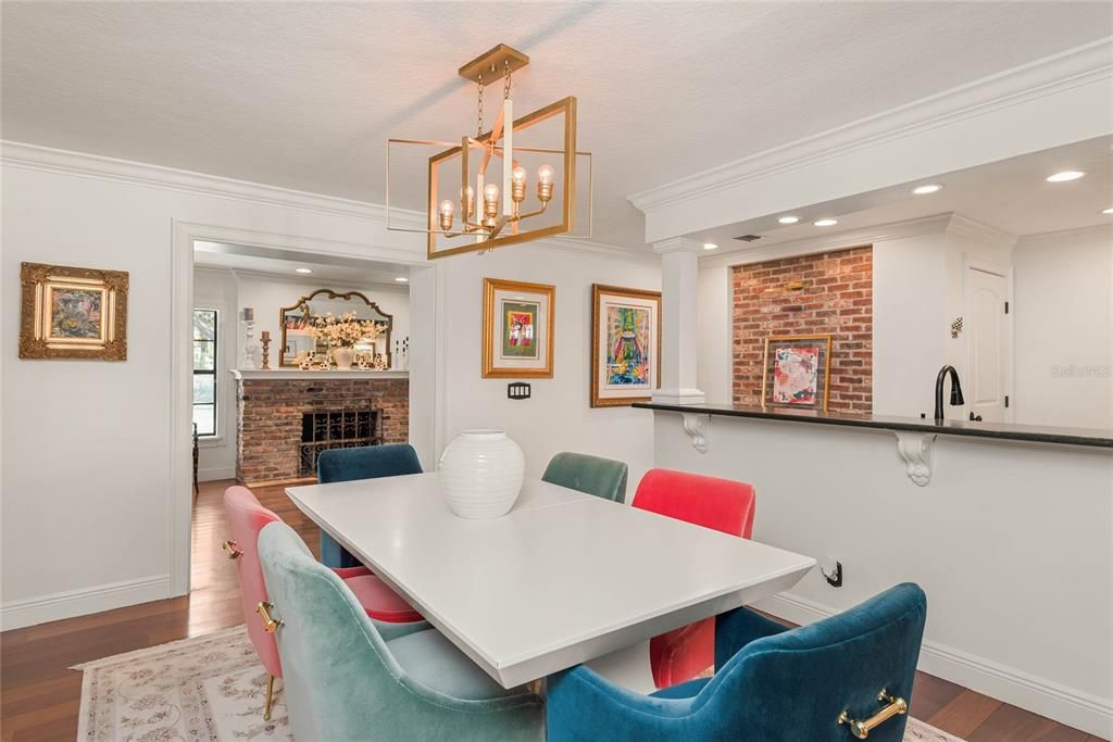 Activo con contrato: $1,489,000 (4 camas, 3 baños, 3797 Pies cuadrados)
