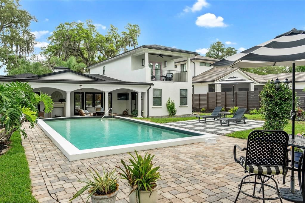 Activo con contrato: $1,489,000 (4 camas, 3 baños, 3797 Pies cuadrados)