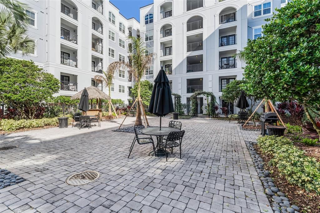 Active With Contract: $128,900 (1 beds, 1 baths, 744 Square Feet)
